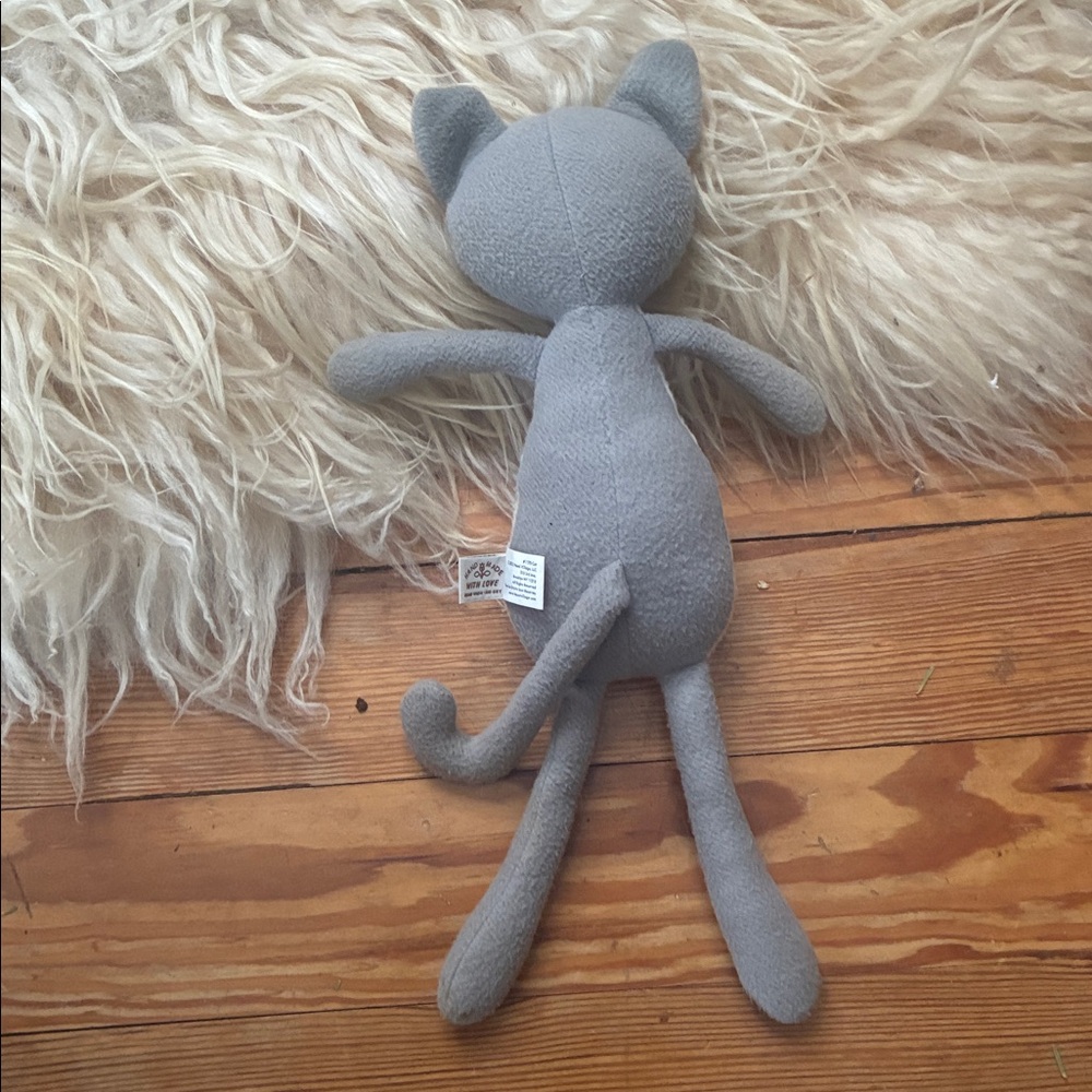 Hazel village Grace cat with outfit - Picture 8 of 9
